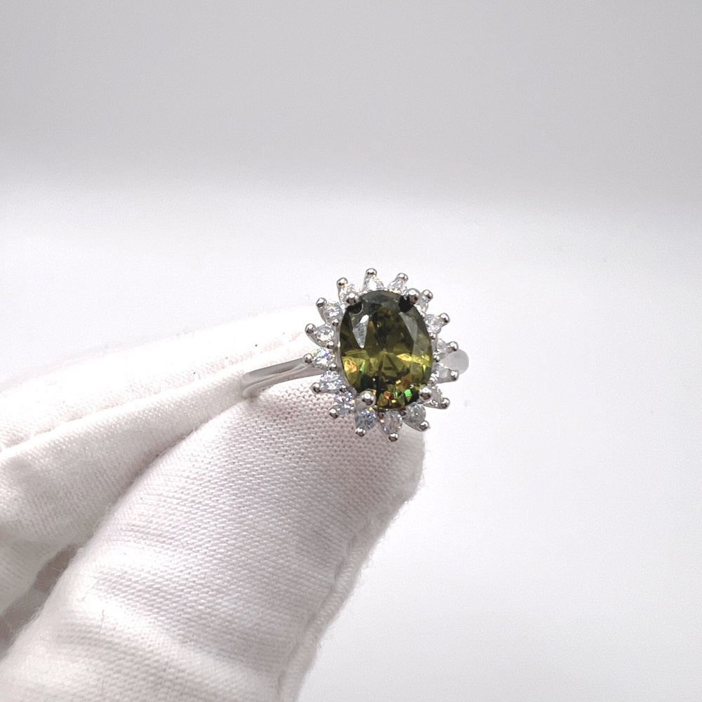 .925 Sterling Silver Peridot Cz & Clear Cz Ring - Picture 11 of 17